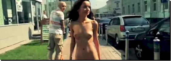 Naked woman in Russian commercial